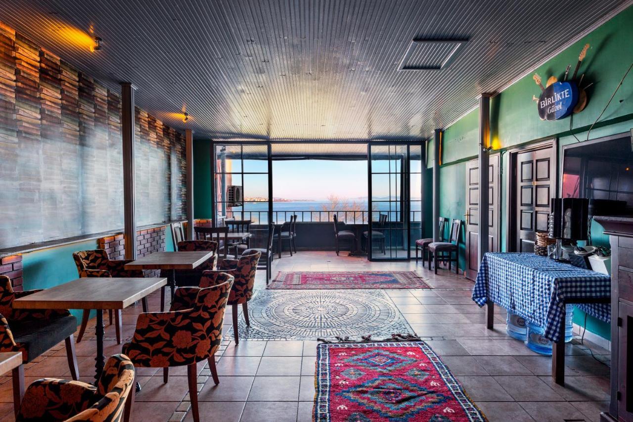 Cheers Vintage Hostel Istanbulská provincie Exteriér fotografie The interior of the station