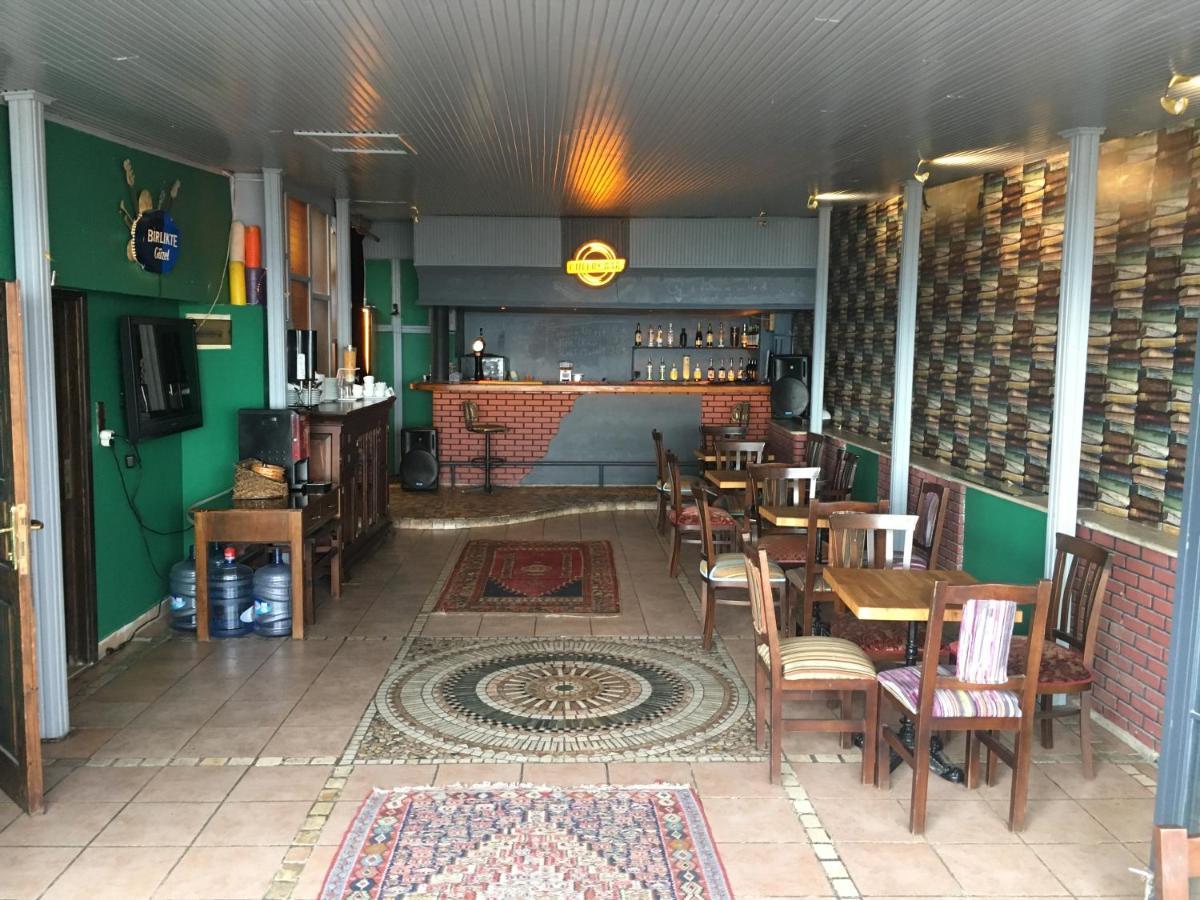 Cheers Vintage Hostel Istanbulská provincie Exteriér fotografie The interior of the restaurant