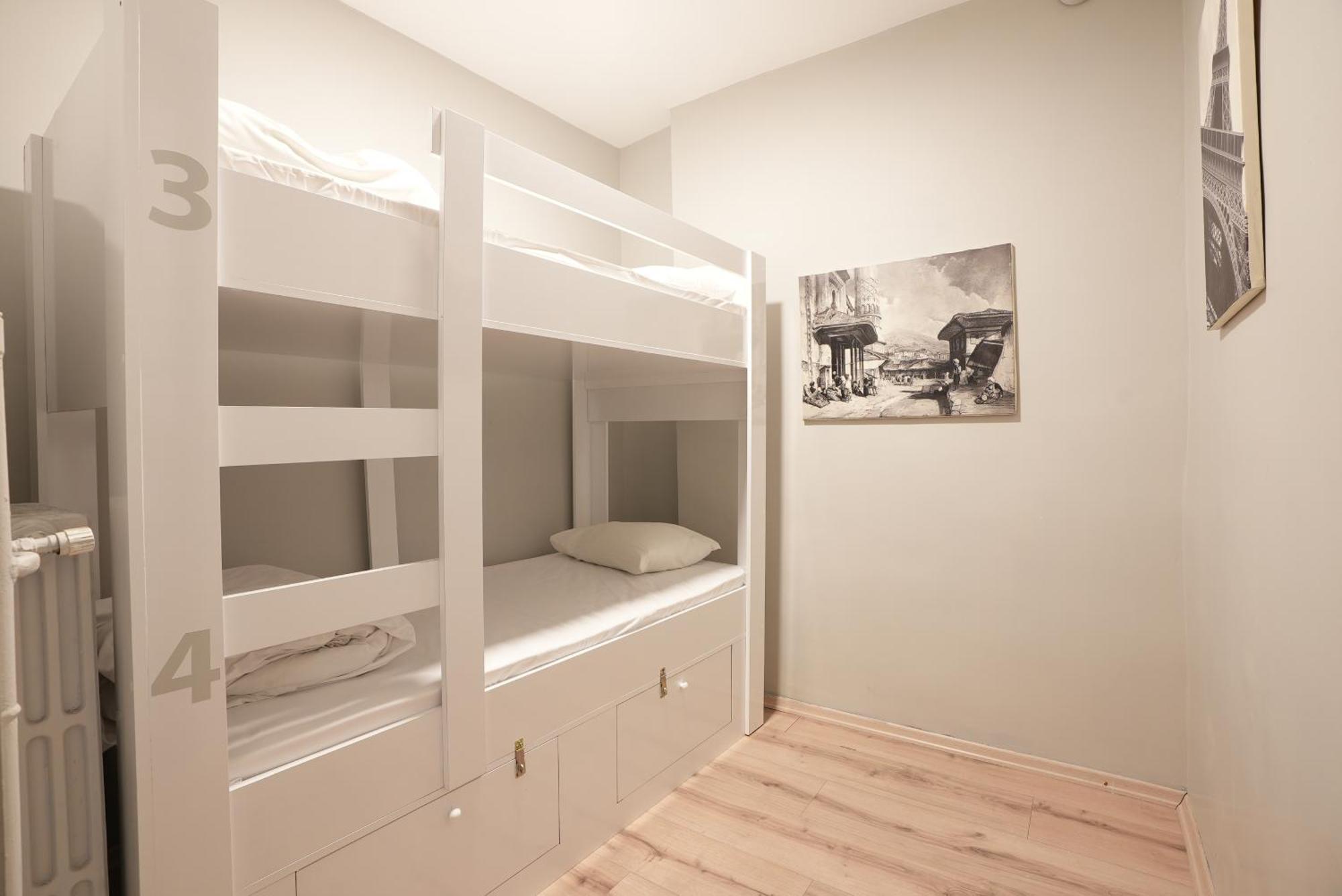 Cheers Vintage Hostel Istanbulská provincie Exteriér fotografie A bunk bed