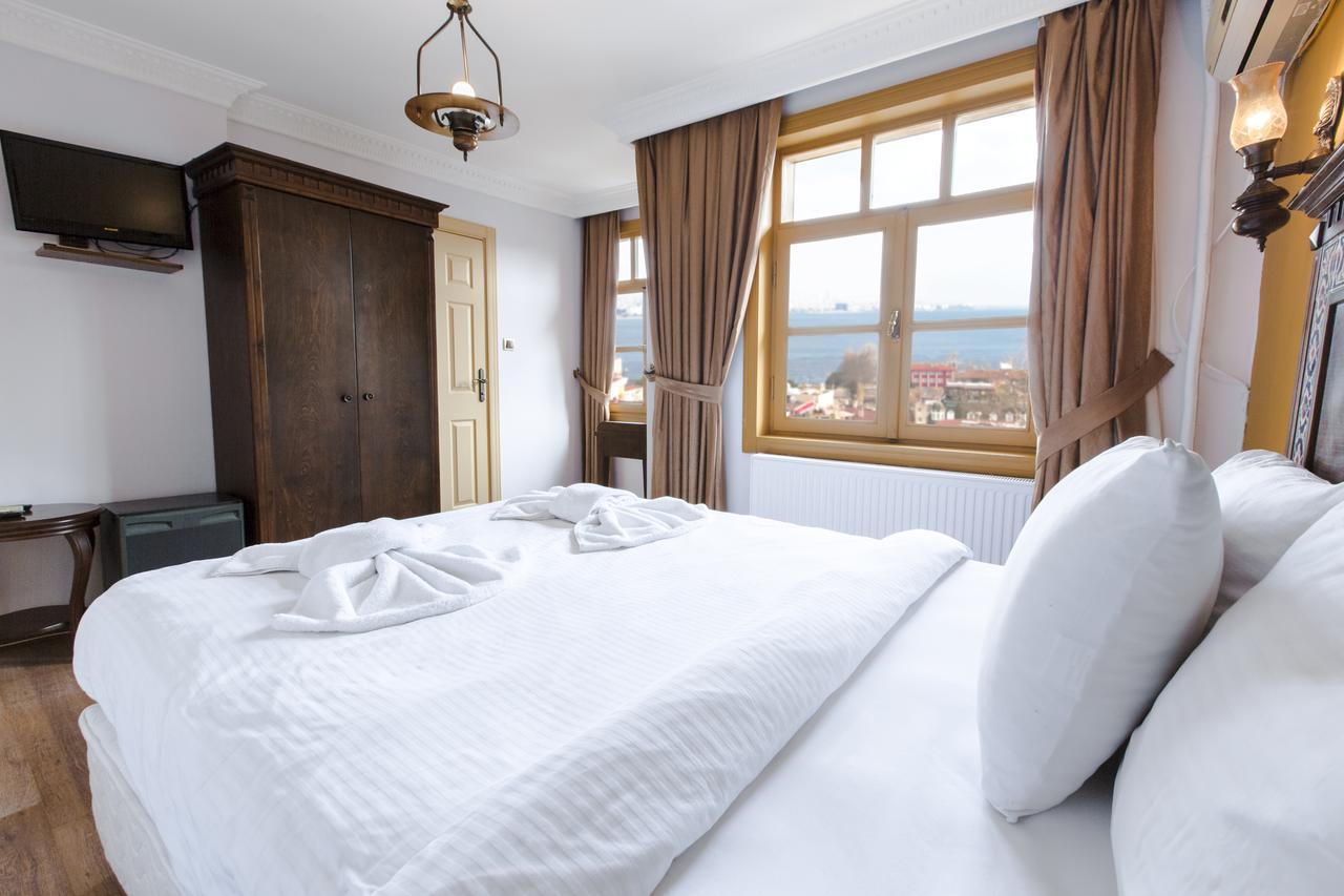 Cheers Vintage Hostel Istanbulská provincie Exteriér fotografie A bedroom in a hotel