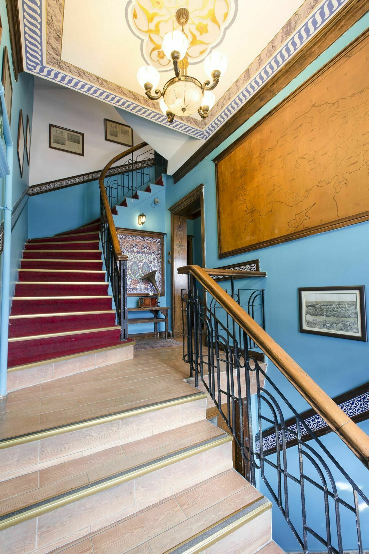 Cheers Vintage Hostel Istanbulská provincie Exteriér fotografie Interior of the house